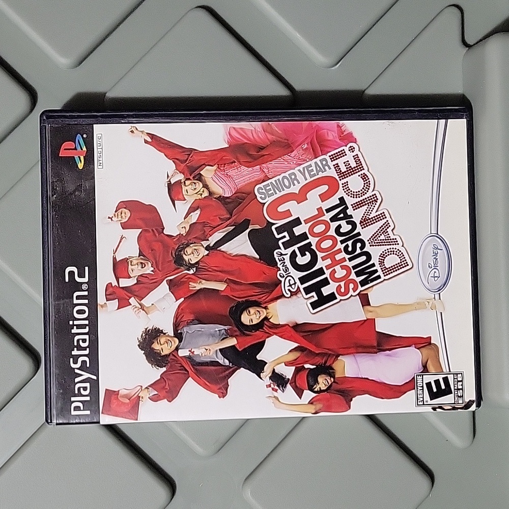 High School Musical 3: Senior Year Dance Bundle (Sony PlayStation 2, 2008)
